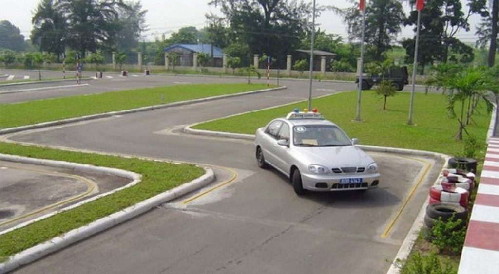 Đào tạo học bằng lái xe ô tô Nha Trang